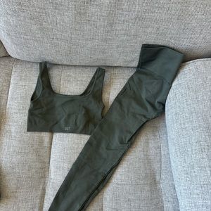 SET ACTIVE set — top & bottom